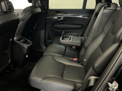 2017 Volvo XC90 T6 Momentum