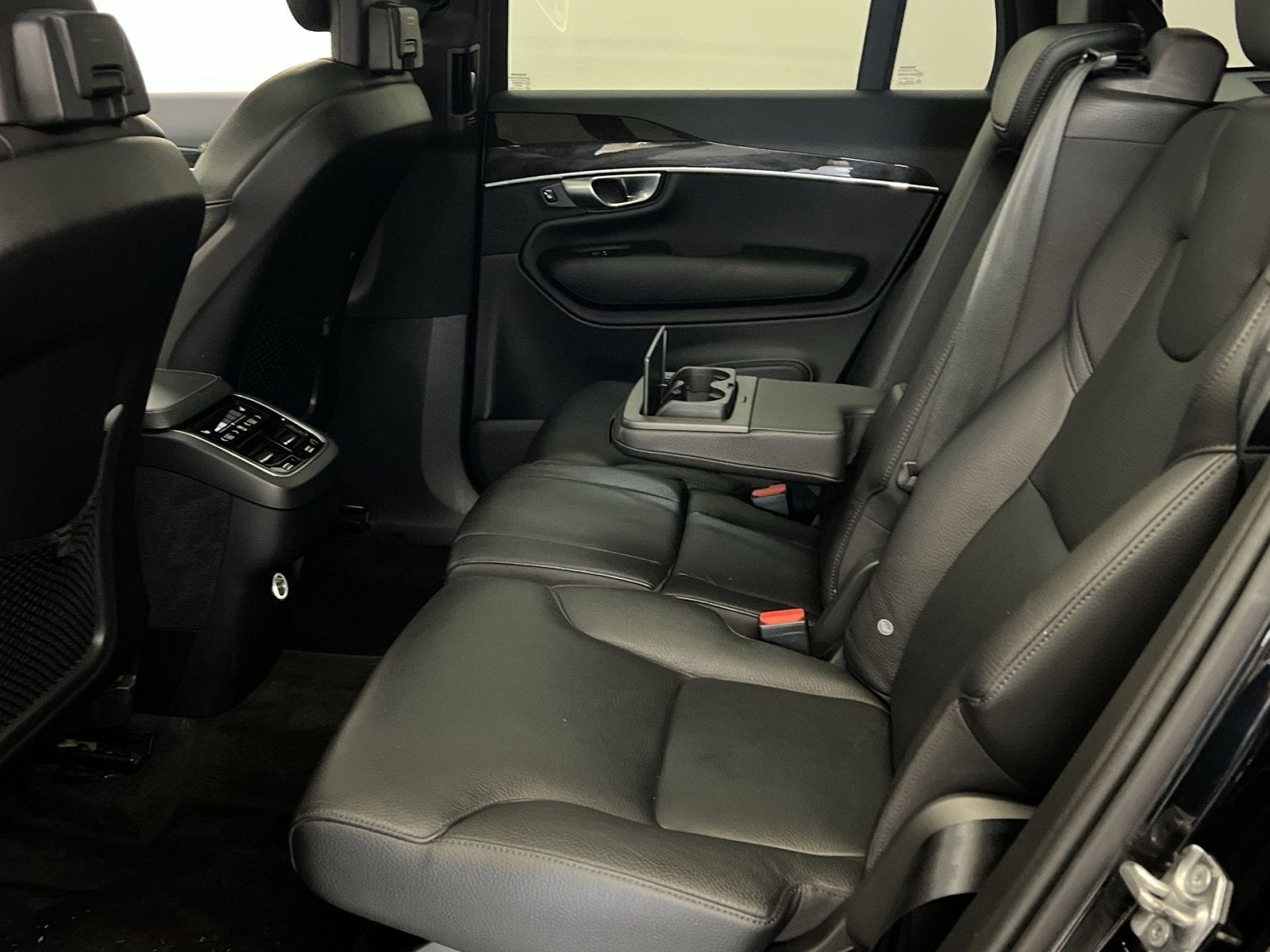 2017 Volvo XC90 T6 Momentum