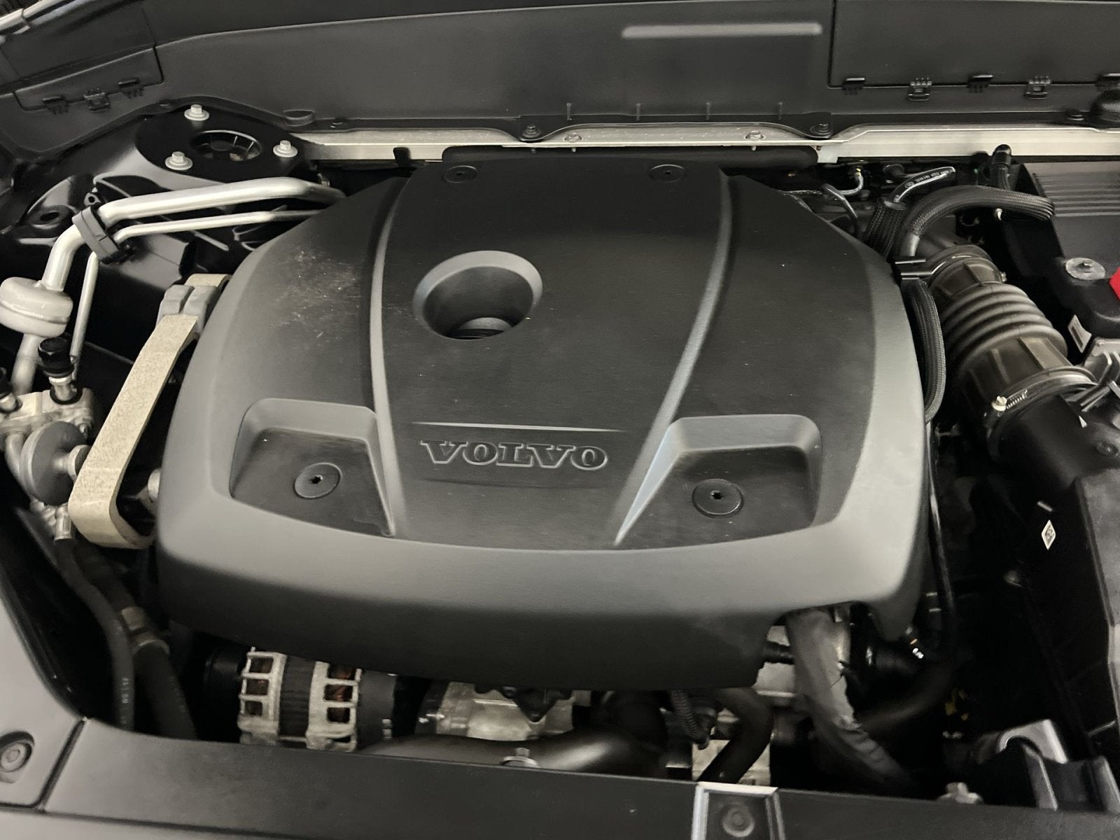 2017 Volvo XC90 T6 Momentum