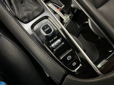 2017 Volvo XC90 T6 Momentum