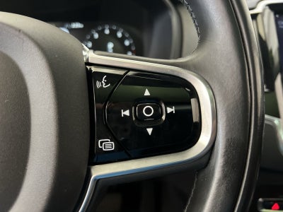 2017 Volvo XC90 T6 Momentum