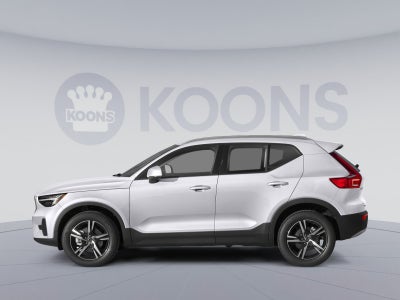 2023 Volvo XC40 B5 Plus Bright Theme