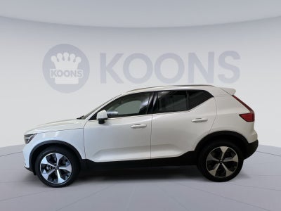 2023 Volvo XC40 B5 Plus Bright Theme