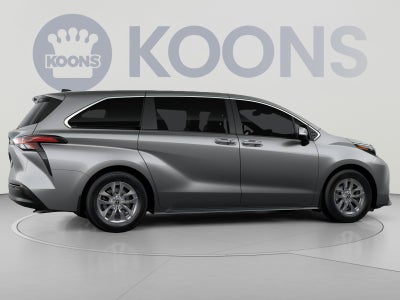 2026 Toyota Sienna LE