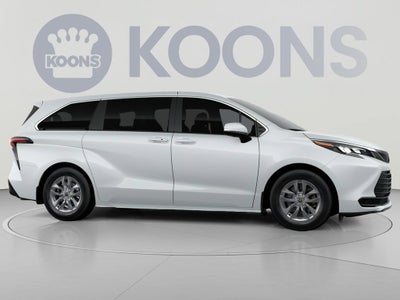 2026 Toyota Sienna LE